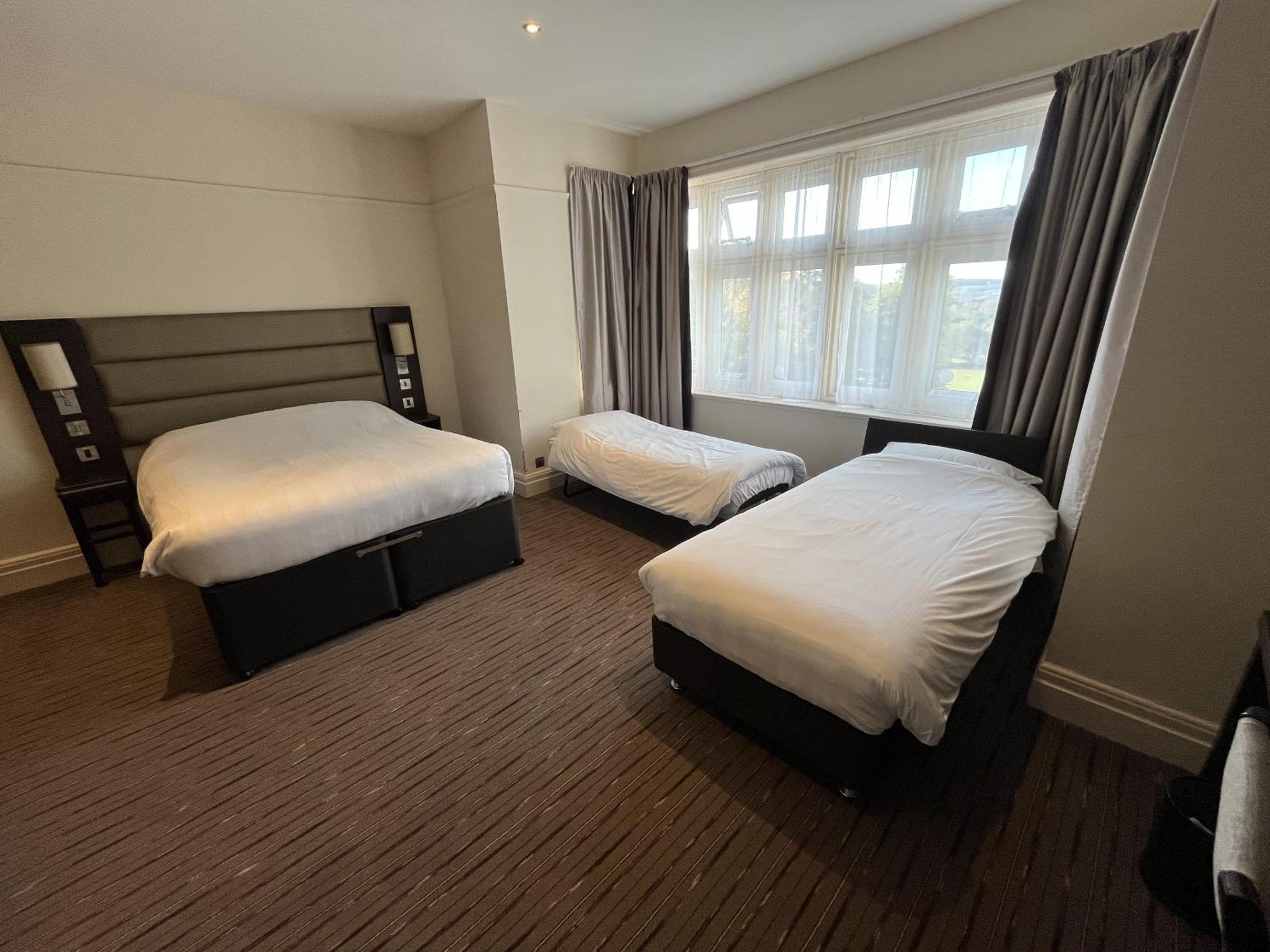 Отель Sidcot Arms Winscombe Экстерьер фото